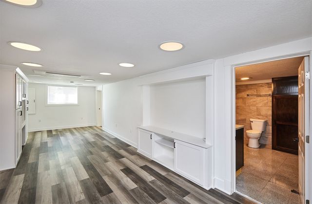 5919 Rutland Drive, Des Moines, IA 50311
