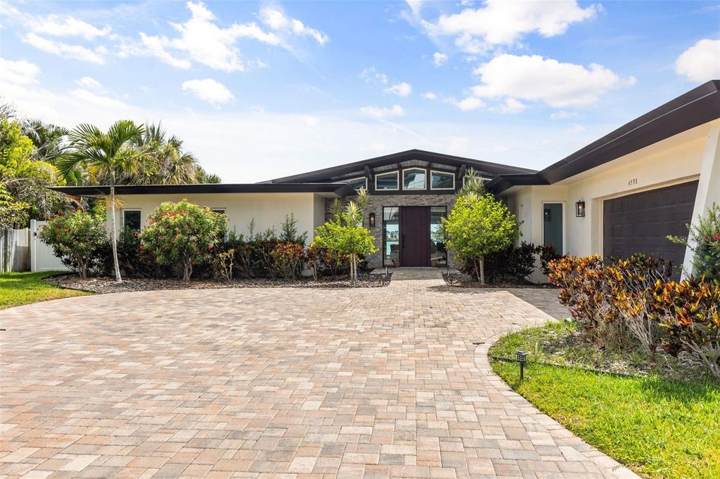4598 CLEARWATER HARBOR DRIVE S, Largo, FL 33770