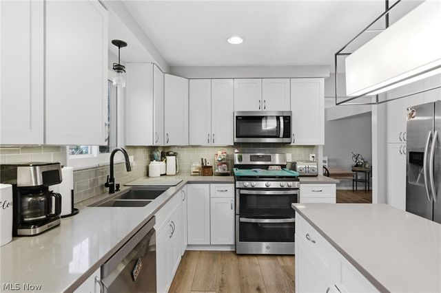 27974 Sanders Lane, North Olmsted, OH 44070