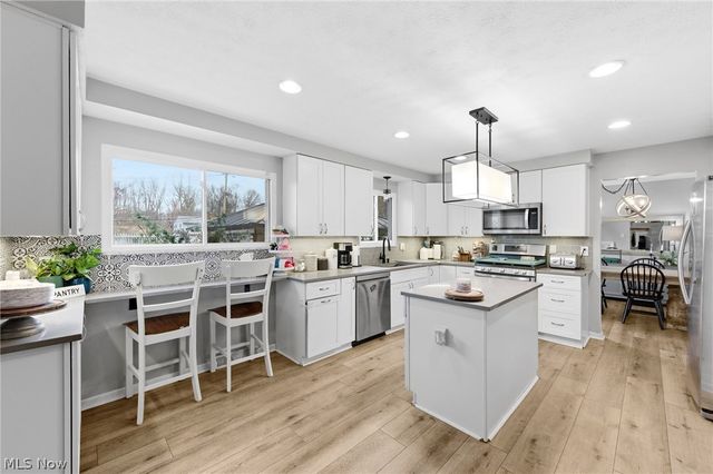 27974 Sanders Lane, North Olmsted, OH 44070