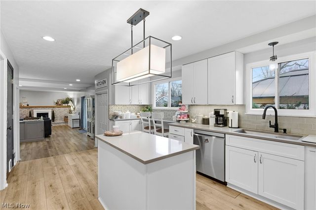 27974 Sanders Lane, North Olmsted, OH 44070