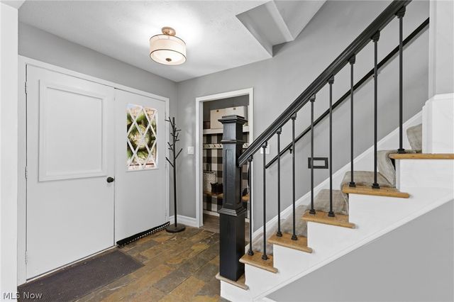 27974 Sanders Lane, North Olmsted, OH 44070