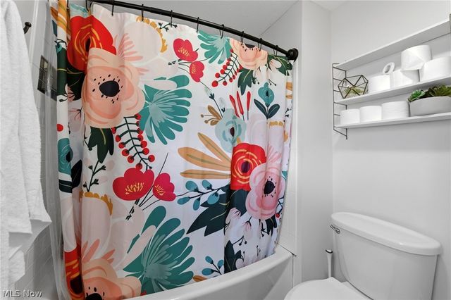 27974 Sanders Lane, North Olmsted, OH 44070