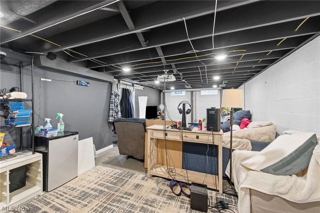 27974 Sanders Lane, North Olmsted, OH 44070