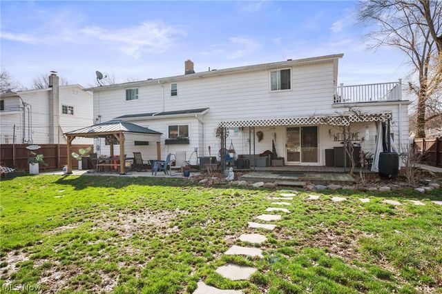 27974 Sanders Lane, North Olmsted, OH 44070