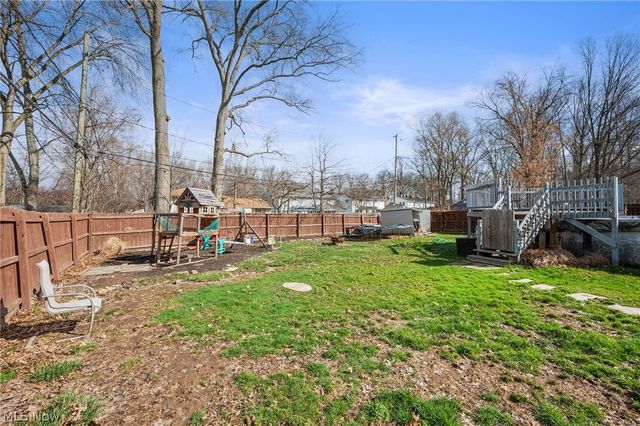 27974 Sanders Lane, North Olmsted, OH 44070