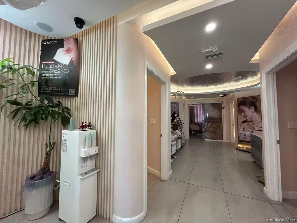 39-10 main st 306, Flushing, NY 11354 — photo 5