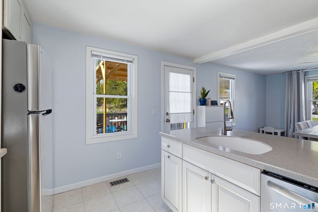 1 Highview Terrace, Ledyard, CT 06339