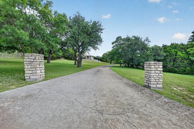 108 Lake Circle Court, Weatherford, TX 76087