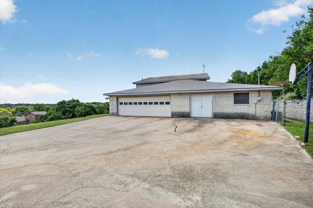 108 Lake Circle Court, Weatherford, TX 76087
