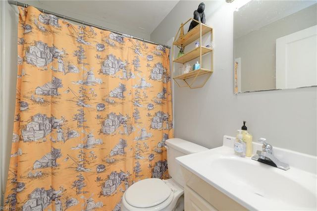 5913 Marshall AVE, Newport News, VA 23605