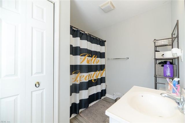 5913 Marshall AVE, Newport News, VA 23605