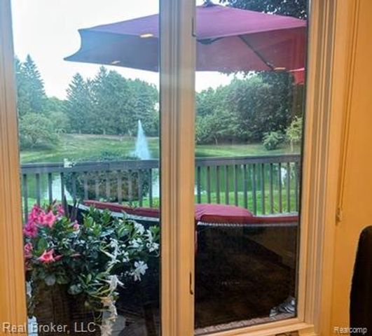 37814 Avon Lane, Farmington Hills, MI 48331