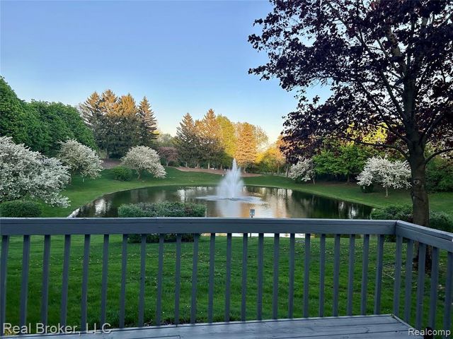 37814 Avon Lane, Farmington Hills, MI 48331