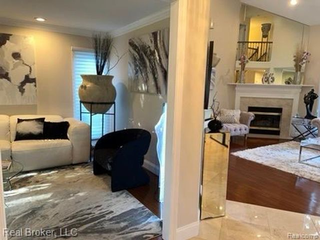 37814 Avon Lane, Farmington Hills, MI 48331
