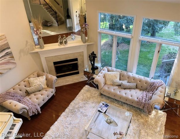 37814 Avon Lane, Farmington Hills, MI 48331