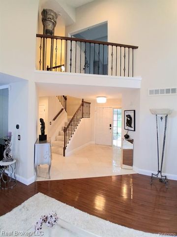37814 Avon Lane, Farmington Hills, MI 48331