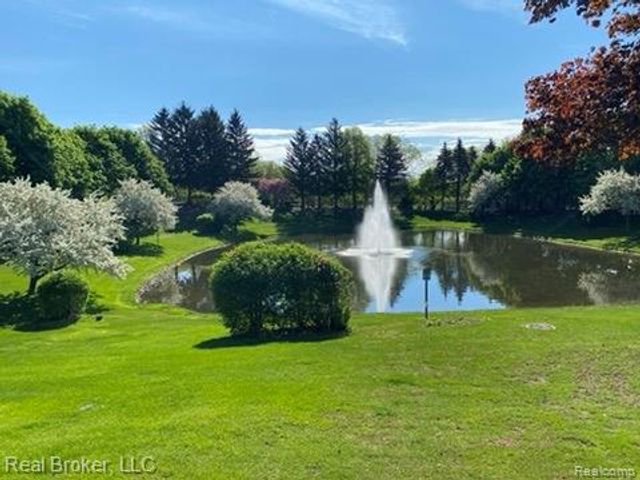37814 Avon Lane, Farmington Hills, MI 48331