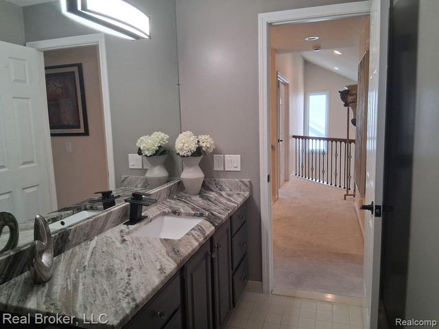 37814 Avon Lane, Farmington Hills, MI 48331