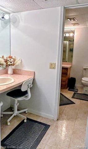 37814 Avon Lane, Farmington Hills, MI 48331