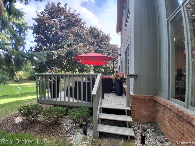 37814 Avon Lane, Farmington Hills, MI 48331