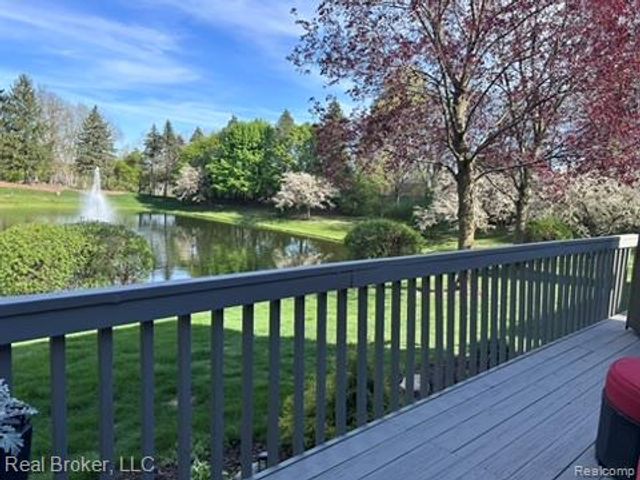 37814 Avon Lane, Farmington Hills, MI 48331