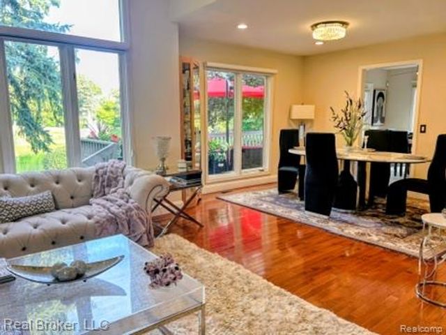 37814 Avon Lane, Farmington Hills, MI 48331