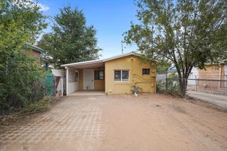 1011 EDITH Boulevard NE A-D, Albuquerque, NM 87102