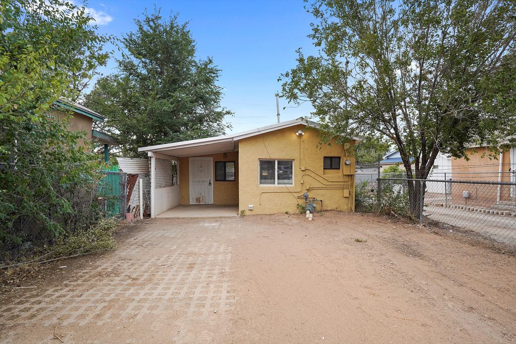 1011 EDITH Boulevard NE A-D, Albuquerque, NM 87102