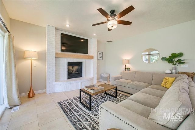 1823 N Radcliffe Way, Eagle, ID 83616
