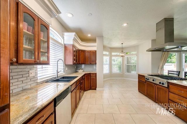 1823 N Radcliffe Way, Eagle, ID 83616