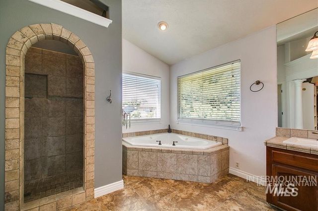 1823 N Radcliffe Way, Eagle, ID 83616