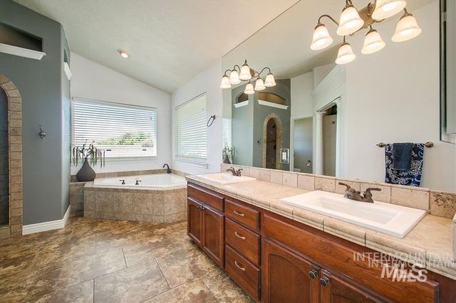1823 N Radcliffe Way, Eagle, ID 83616