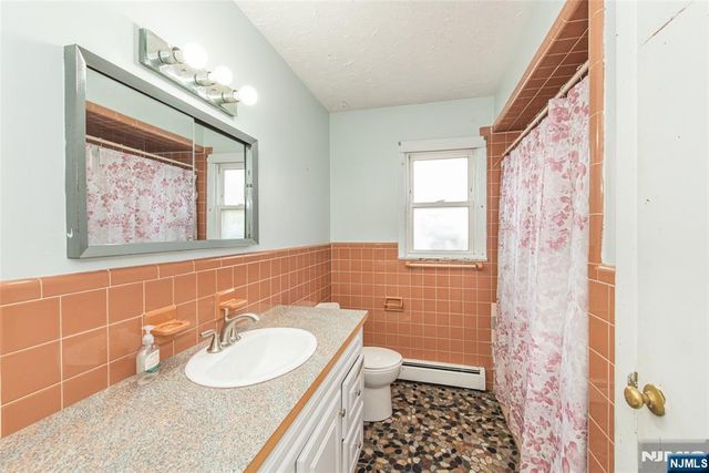 48 Whittaker, Woodland Park, NJ 07424