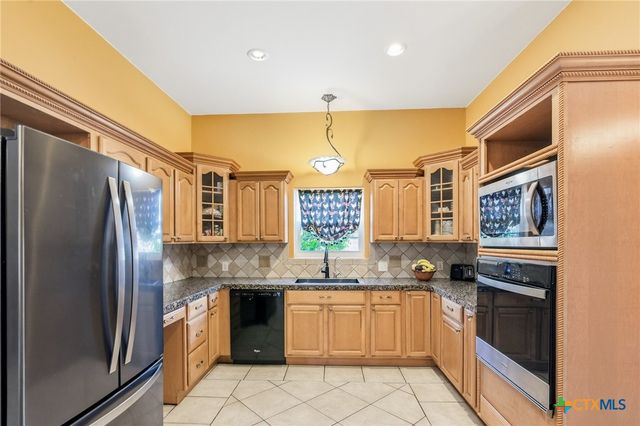 1739 Old Goliad Road, Victoria, TX 77905