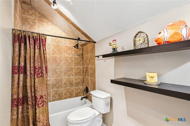 1739 Old Goliad Road, Victoria, TX 77905