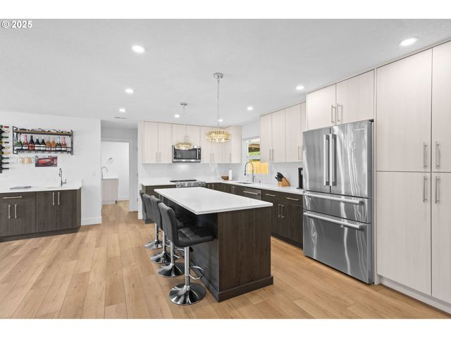 207 PHOENIX Way, Vancouver, WA 98661