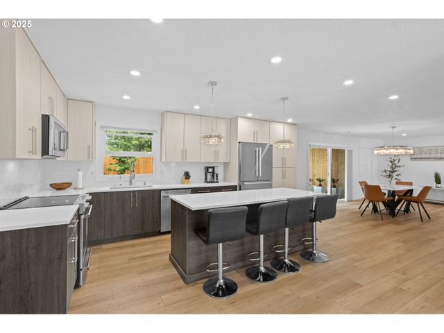 207 PHOENIX Way, Vancouver, WA 98661