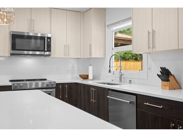 207 PHOENIX Way, Vancouver, WA 98661