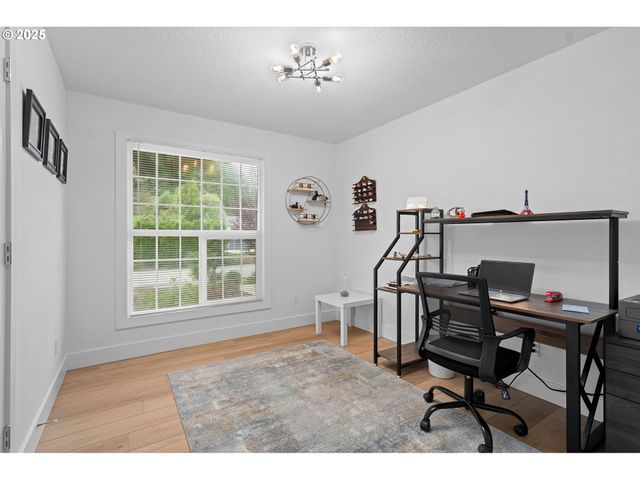 207 PHOENIX Way, Vancouver, WA 98661