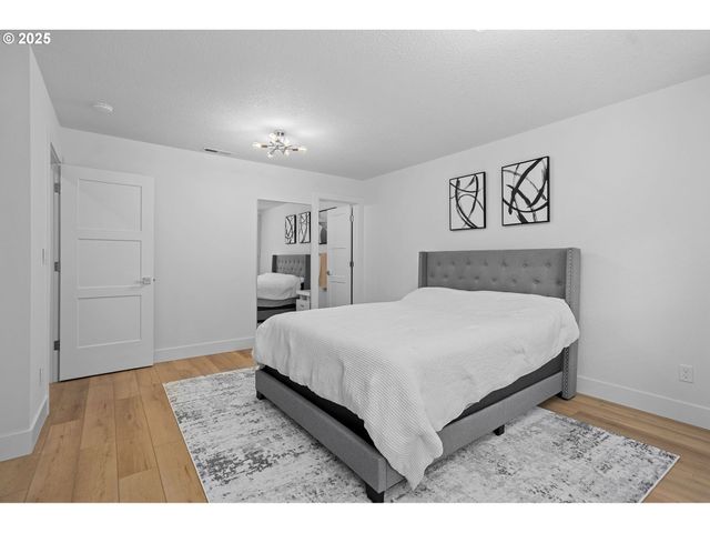 207 PHOENIX Way, Vancouver, WA 98661