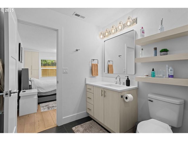 207 PHOENIX Way, Vancouver, WA 98661