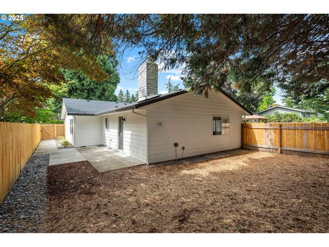 207 PHOENIX Way, Vancouver, WA 98661