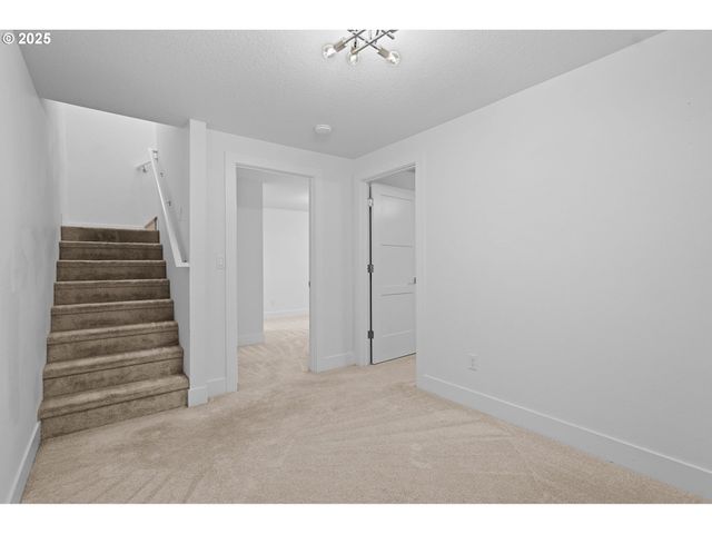 207 PHOENIX Way, Vancouver, WA 98661