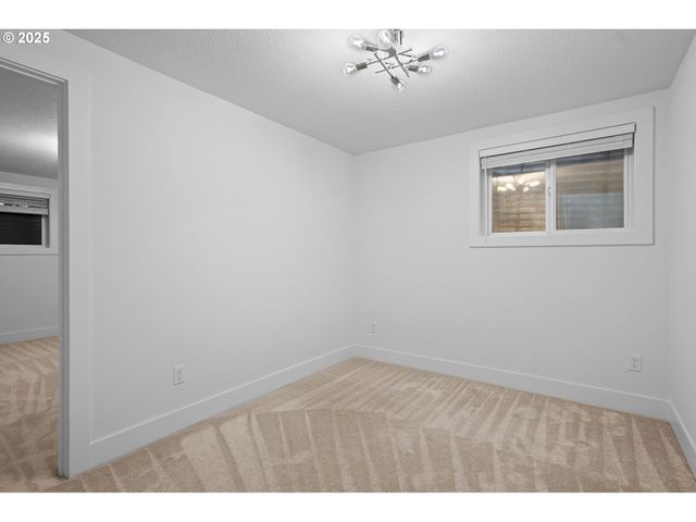 207 PHOENIX Way, Vancouver, WA 98661