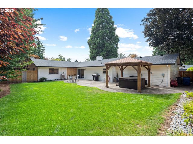 207 PHOENIX Way, Vancouver, WA 98661