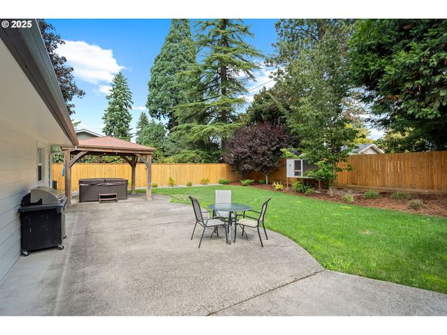 207 PHOENIX Way, Vancouver, WA 98661