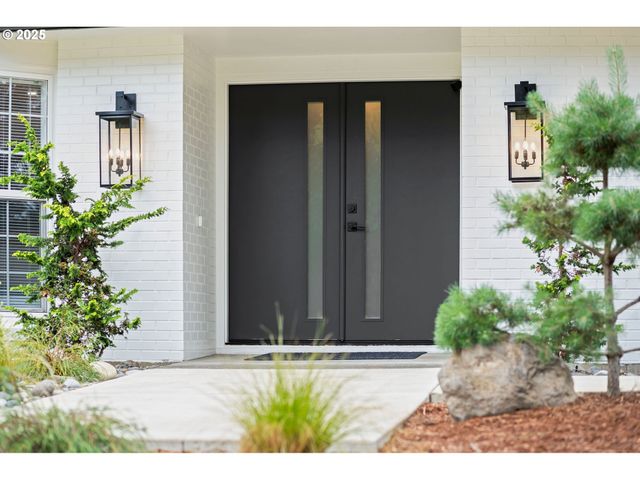 207 PHOENIX Way, Vancouver, WA 98661