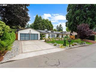 207 PHOENIX Way, Vancouver, WA 98661