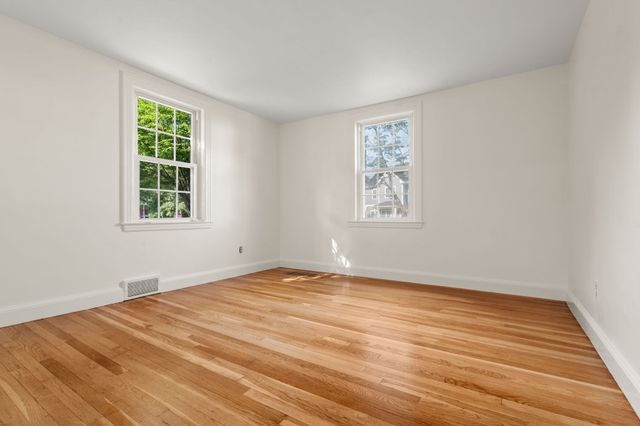 26 Elliott St, Reading, MA 01867